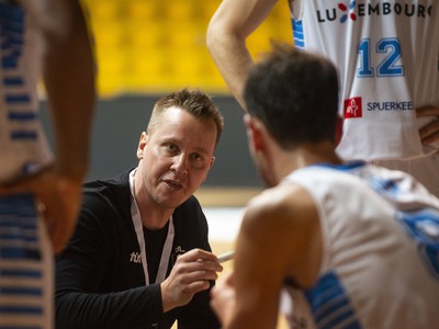 Na snímke tréner luxemburskej basketbalovej reprezentácie Ked Diederich