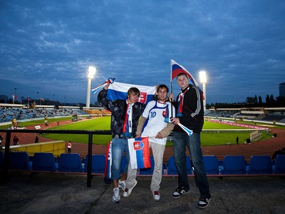 Slovenskí fanúšikovia pred zápasom