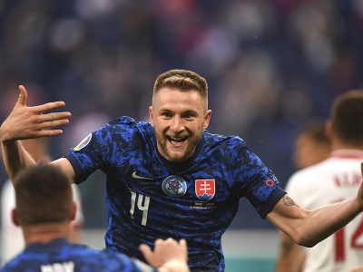 Milan Škriniar sa raduje po góle do siete Poľska