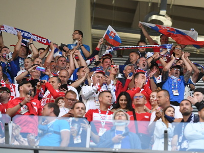 Slovenskí fanúšikovia na zápase Slovensko - Poľsko v Petrohrade
