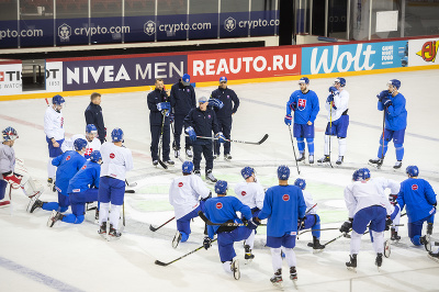 Slovenská hokejová reprezentácia počas tréningu pred úvodným piatkovým zápasom proti  Bielorusku