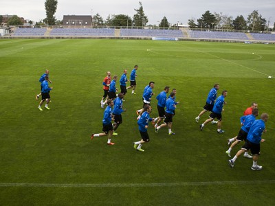 Slovenská futbalová reprezentácia počas tréningu v Senci