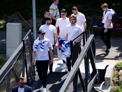 Slovenskí hokejisti pred odchodom do dejiska MS v hokeji