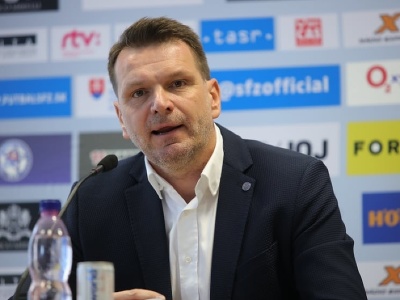 Štefan Tarkovič počas tlačovej konferencie k nominácií na prípravné zápasy