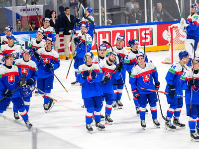 Hokejisti Slovenska ďakujú fanúšikom