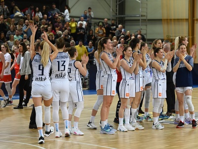 Radosť tímu Slovenska, ktorý oslavuje postup na Majstrovstvá Európy 