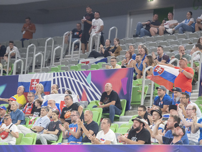 Na snímke fanúšikovia Slovenska v zápase D-skupiny na ME v basketbale žien Srbsko - Slovensko