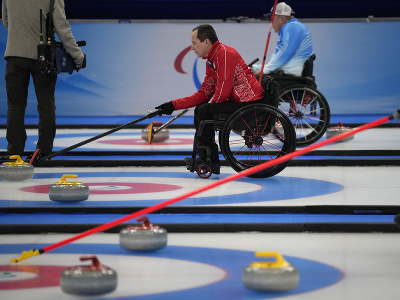 Slovenskí reprezentanti v curlingu na vozíku zdolali vo štvrtok na ZPH 2022 Švajčiarov 8:6