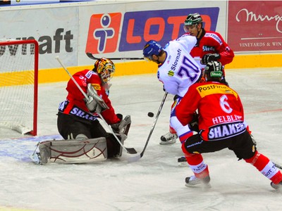 Richard Zedník a brankár Tobias Stephan