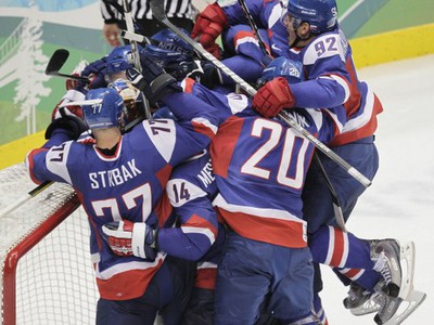 Obrovská radosť slovenských hokejistov po výhre nad Švédskom