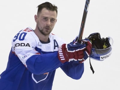 Slovenský hokejista Tomáš Tatar sa teší po výhre 4:1 nad USA 