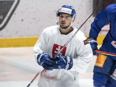 Nováčik slovenskej hokejovej reprezentácie Jozef Baláž počas tréningu pred Švajčiarskym pohárom