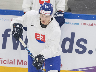 Slovenský hokejový reprezentant Patrik Koch počas tréningu na 86. Majstrovstvách sveta v ľadovom hokeji