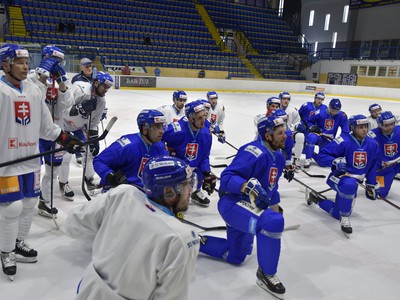Tréning slovenskej hokejovej reprezentácie pred prípravným zápasom so Švédskom