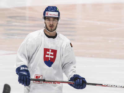 Nováčik slovenskej hokejovej reprezentácie Róbert Varga počas tréningu pred Švajčiarskym pohárom