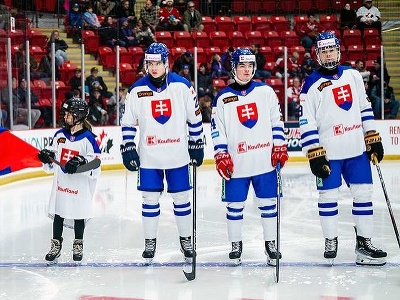 Slovenskí hokejisti počas turnaja World Junior A Hockey Challenge