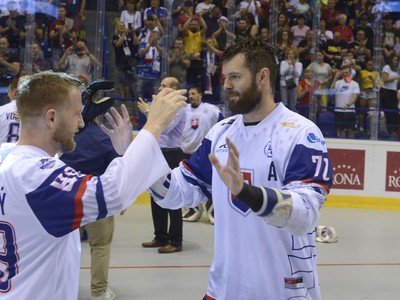 Víťazné oslavy slovenských hokejbalistov po štvrtom zlate po sebe