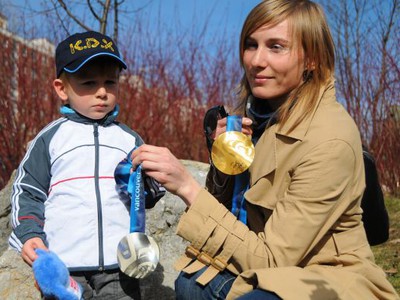 Biatlonistka Anastasia Kuzminová so svojim synom