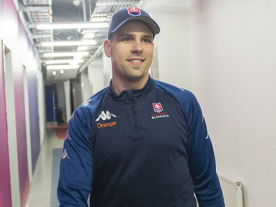 Slovenský hokejový reprezentant Šimon Petráš prichádza na zraz slovenskej hokejovej reprezentácie v Bratislave