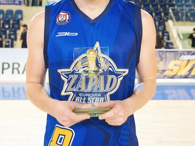 V tradičnom dueli najlepších hráčov Eurovia Slovenskej basketbalovej ligy triumfovalo družstvo Východu