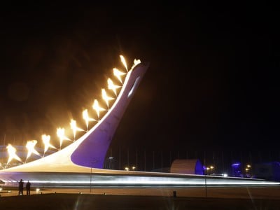 V Soči sa rozhorel olympíisky oheň