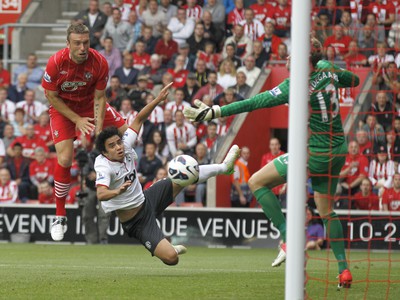 Rickie Lambert skóruje cez Rafaela