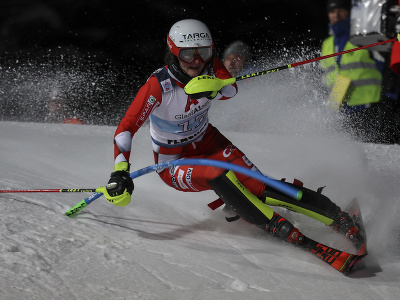 Chorvátska lyžiarka Zrinka Ljutičová na trati v 1. kole nočného slalomu Svetového pohára žien v rakúskom Flachau