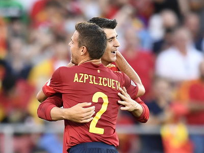 Álvaro Morata a César Azpilicueta oslavujú vedúci gól Španielska