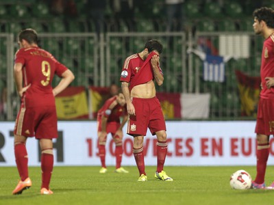 Smutní Španieli Diego Costa, Cest Fábregas a Paco Alcacer po druhom inkasovanom góle