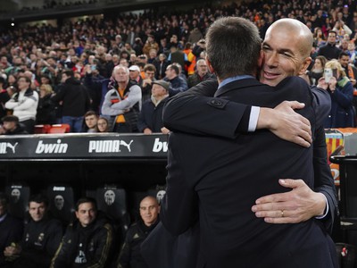 Tréneri Zinedine Zidane a Albert Celades