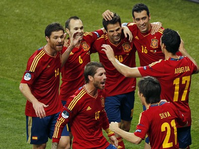 Radosť Španielov po góle Davida Silvu