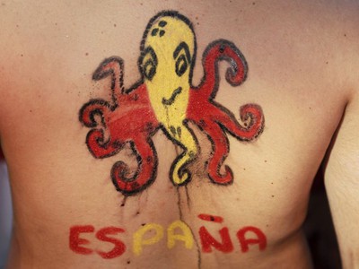 Španielski fanúšikovia si chobotnicu