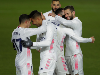 Marco Asensio, Nacho, Casemiro a Lucas Vázquez oslavujú gól Realu