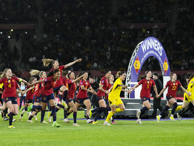 Španielky oslavujúce ich víťazstvo vo finále Ligy národov