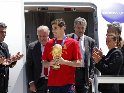 Iker Casillas s trofejou