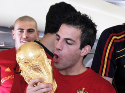 Fabregas s trofejou