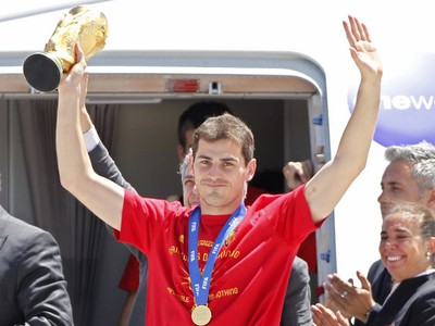 Iker Casillas s trofejou