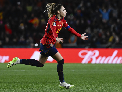 Na snímke obrankyňa španielska Olga Carmona Garcia oslavuje svoj gól a druhý družstva v zápase semifinále na majstrovstvách sveta žien vo futbale