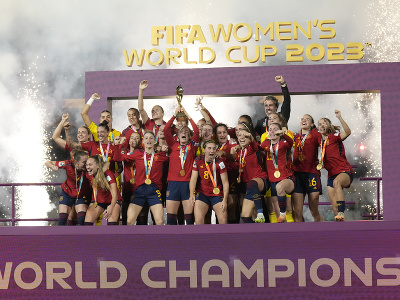 Na snímke španielske futbalistky sa tešia po víťazstve 1:0 nad Anglickom vo finále na MS vo futbale žien