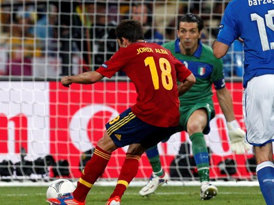 Jordi Alba strieľa druhý gól