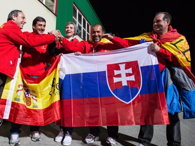 Fanúšikovia Španielska a Slovenska pred zápasom C skupiny kvalifikácie na ME 2016 Slovensko - Španielsko v Žiline