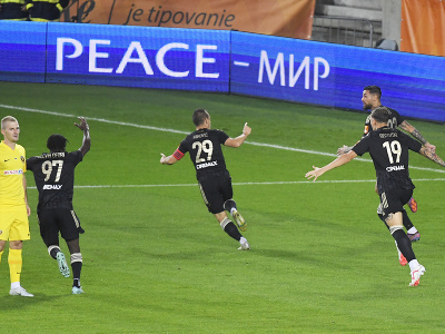 Na snímke gólová radosť hráčov Spartaka Trnava
