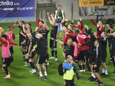 Na snímke radosť hráčov Trnavy po výhre nad Dniprom-1 po odvetnom zápase play off Európskej konferenčnej ligy 
