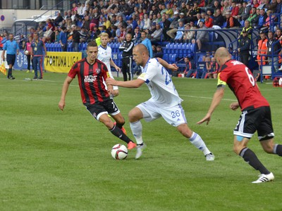 Zľava: Jakub Vojtuš z FC Spartak Trnava a Martin Jakubko z MFK Ružomberok