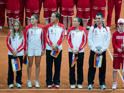 Nástup srbského tímu pred úvodnou dvojhrou 