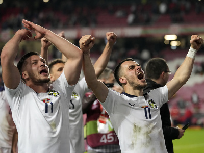 Srbskí futbalisti sa radujú z postupu na MS 2022