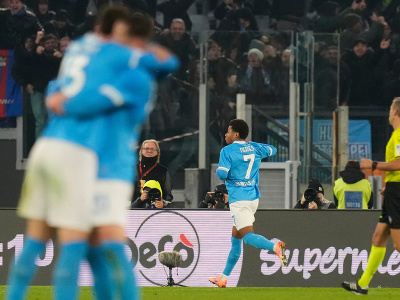 David Neres oslavuje gól