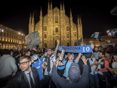 Fanúšikovia Neapola oslavujú ligový titul