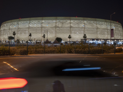 Na snímke futbalový štadión Sumáma v katarskom meste Dauha 