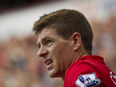 Steven Gerrard  žiada